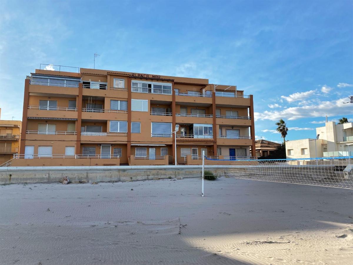 Beachfront Apartment With A Terrace Mareny Barraquetas ภายนอก รูปภาพ